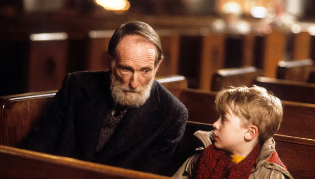 Roberts Blossom e Macaulay Culkin em "Esqueceram de Mim".Crédito...20th Century Fox, via Photofest