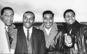 Os Four Tops em Londres em 1966: (da esq. para a dir.) Abdul Fakir, Levi Stubbs, Lawrence Payton e Renaldo Benson. (Foto: AP Photo)