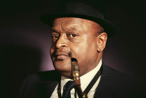 Ben Webster saxofonista com bandas de jazz. (Crédito da fotografia: Imusic / REPRODUÇÃO / DIREITOS RESERVADOS)