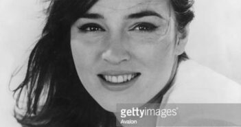 Atriz Talitha Pol (1940 - 1971), estrela do filme 'Return From the Ashes', 22 de outubro de 1965. Casou-se com o magnata do petróleo John Paul Getty, Jr. em 1966. (Foto: Alan Band/Fox Photos/Getty Images)