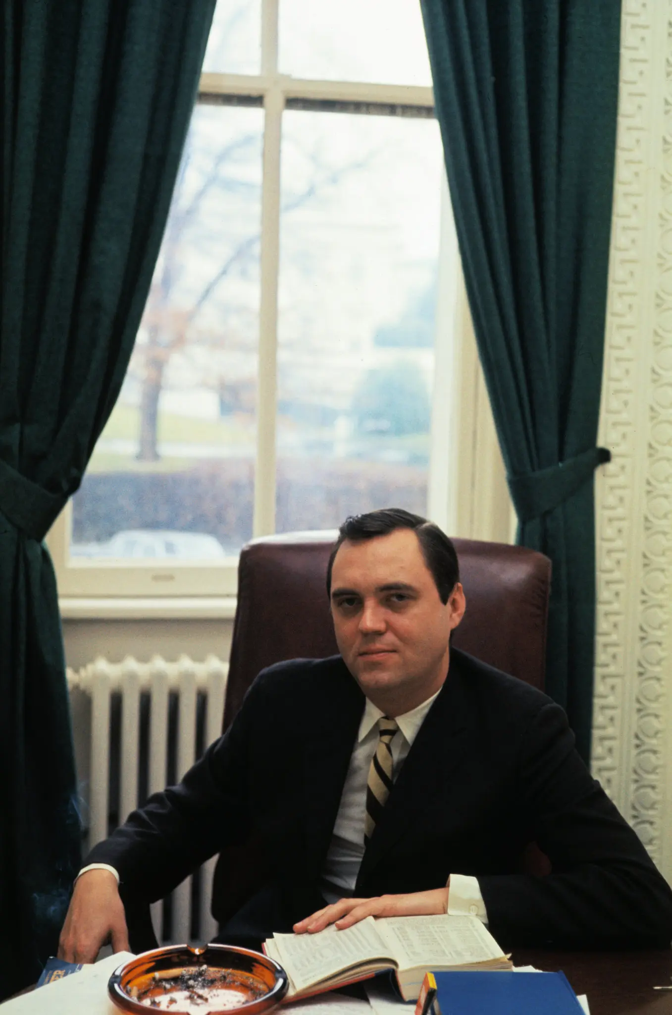 John P. Sears durante seu mandato como vice-conselheiro da Casa Branca no governo Nixon. Um ano depois de ser nomeado, ele foi demitido por John Mitchell, procurador-geral de Nixon. (Crédito: Getty Images)