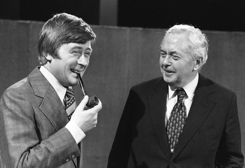 Mike Yarwood com o ex-primeiro-ministro Sir Harold Wilson