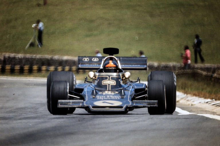 Emerson Fittipaldi fez a festa do público local na primeira corrida oficial da F1 em Interlagos. E inspirou música (Foto: Reprodução) © Fornecido por Grande Prêmio