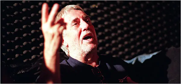 Lee Hazlewood (Crédito da fotografia: Cortesia Nancy Siesel/The New York Times, 1999)