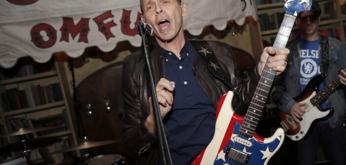 Wayne Kramer em show de 2013 — Foto: Todd Williamson/Invision for Ciroc/AP