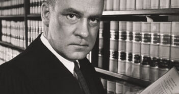 Potter Stewart ESTAVA NO TRIBUNAL SUPERIOR POR 23 ANOS (Crédito da fotografia: Cortesia © Copyright All Rights Reserved/ © Galeria Nacional de Retratos, Smithsonian Institution; presente de George R. Rinhart Copyright © Philippe Halsman Archive/ REPRODUÇÃO/ TODOS OS DIREITOS RESERVADOS)