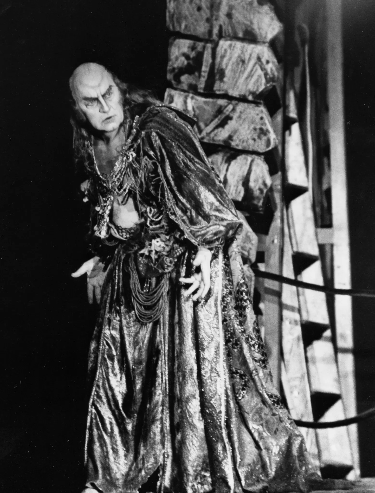 O Sr. Mazura como Klingsor em “Parsifal” no Met em 1985. Vilões foram sua especialidade durante uma longa carreira operística.Crédito...James Heffernan