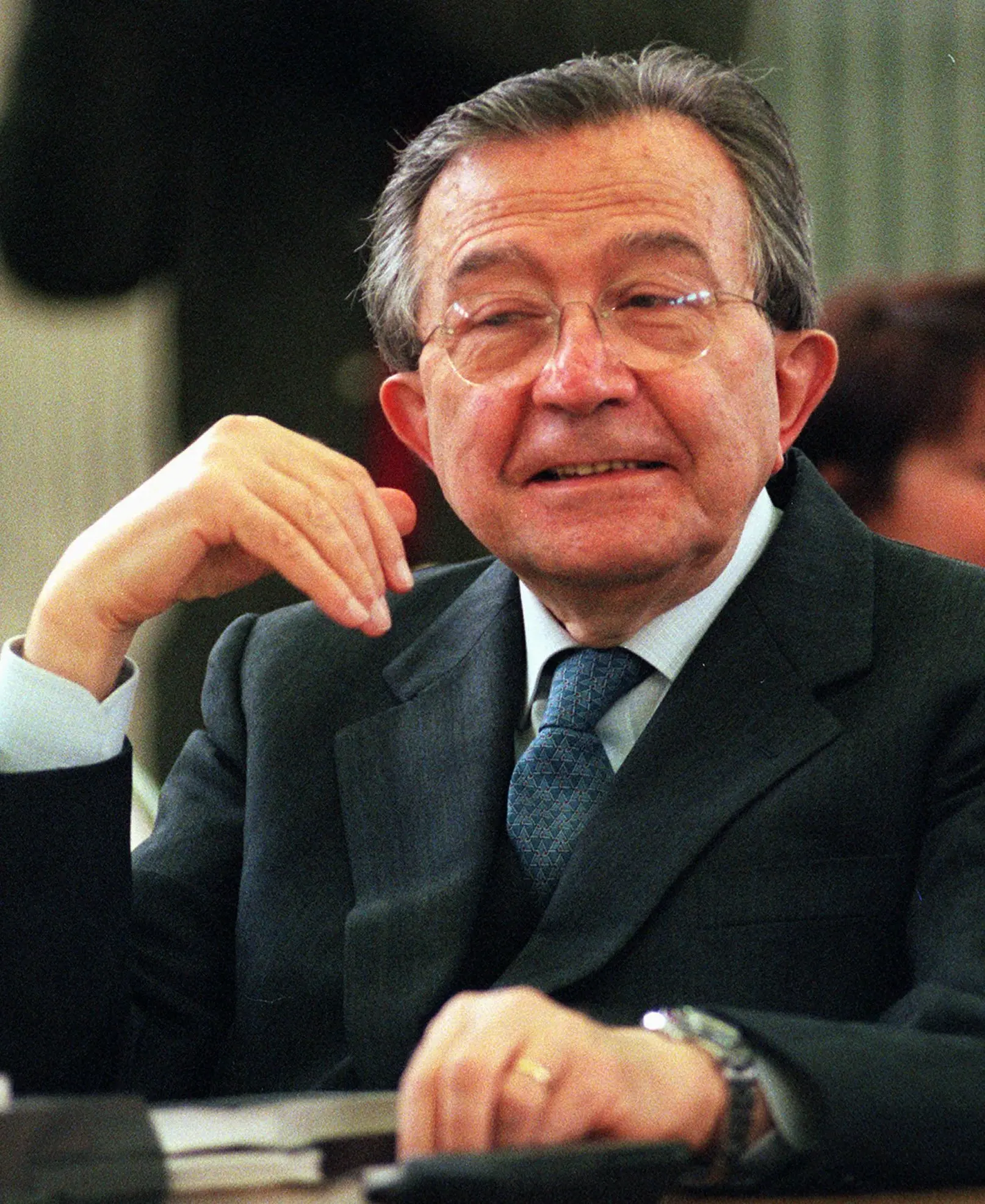 Giulio Andreotti em uma audiência judicial durante seu julgamento em 1995. (Crédito da fotografia: Cortesia © Copyright All Rights Reserved/ © Massimo Sambucetti/Associated Press/ REPRODUÇÃO/ TODOS OS DIREITOS RESERVADOS)