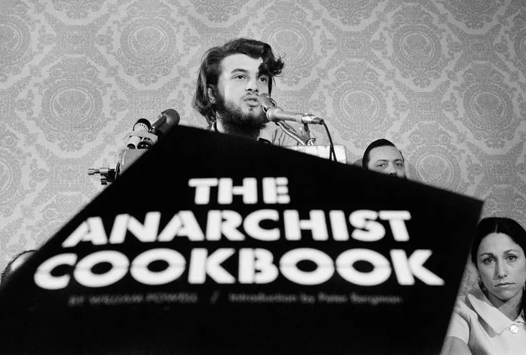 William Powell, escritor do 'Anarchist Cookbook'