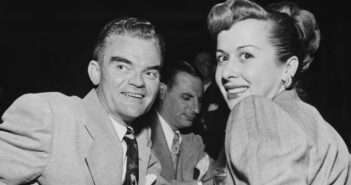 Helen Grayco e o marido Spike Jones no badalado Ciro's de Hollywood em 1948 Everett