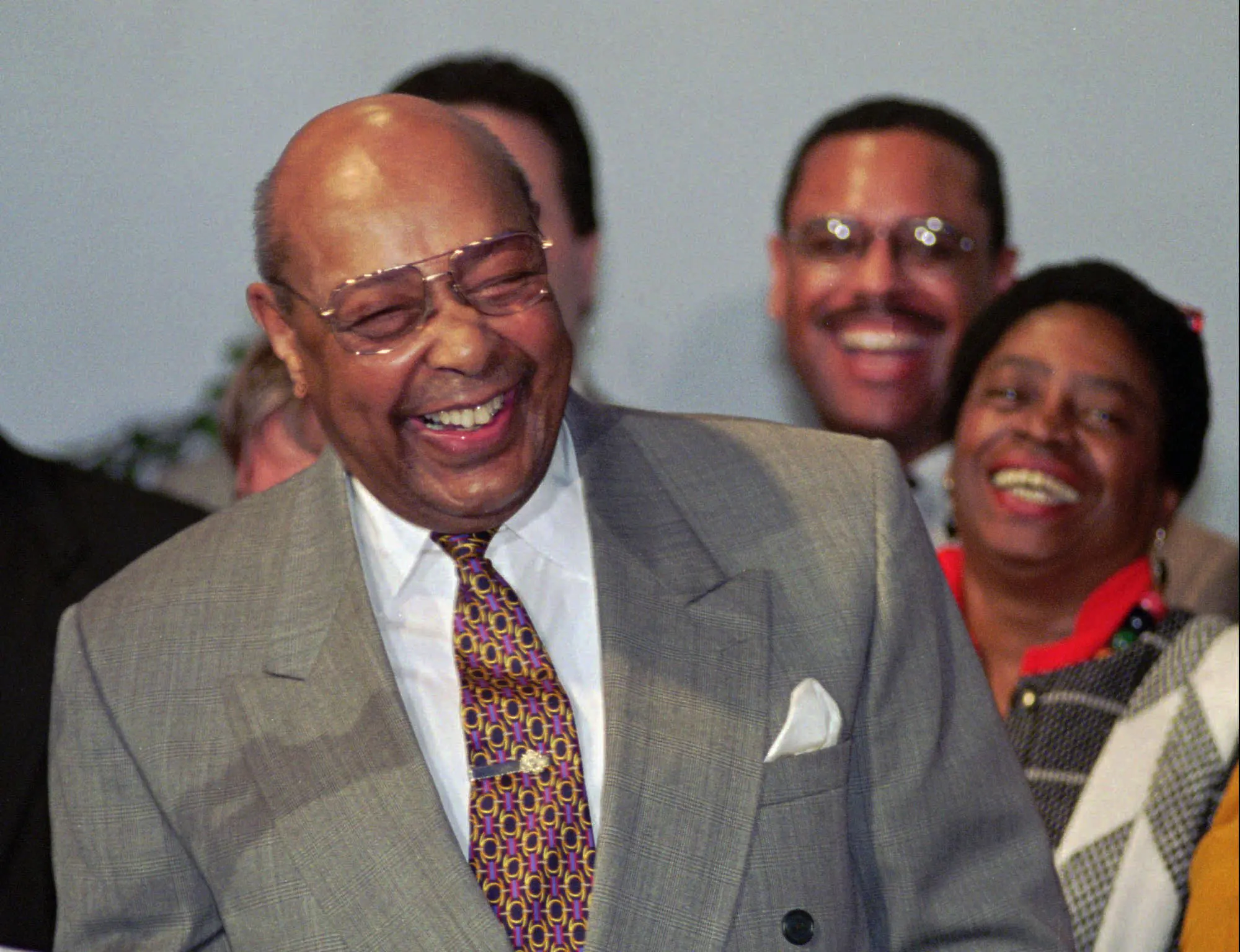 Louis Stokes anunciou em 1996 que buscaria um 15º mandato no Congresso. (Crédito da fotografia: cortesia Mark Duncan/Associated Press)