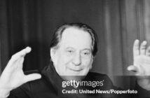 O pintor italiano Pietro Annigoni (1910-1988) fotografado em Londres em 27 de abril de 1977. (Foto de United News/Popperfoto via Getty Images/Getty Images)