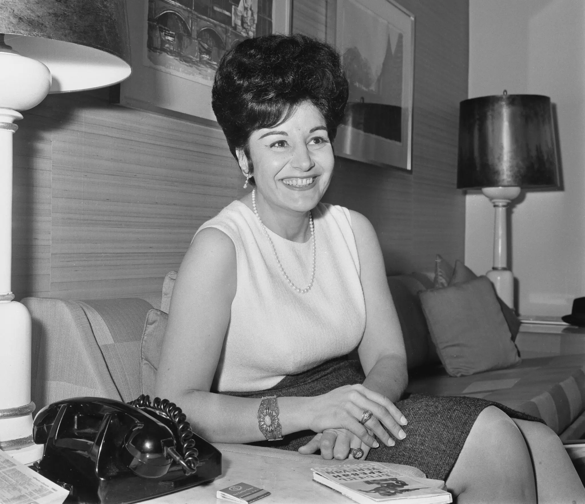 Sra. Lucine Amara em 1966. Ela ficou conhecida no Met como uma rebatedora emergente confiável quando outro cantor estava indisposto; (Crédito da fotografia: Cortesia © Copyright All Rights Reserved/ © Divulgação/ Evening Standard/Arquivo Hulton, via Getty Images ®/ REPRODUÇÃO/ TODOS OS DIREITOS RESERVADOS)