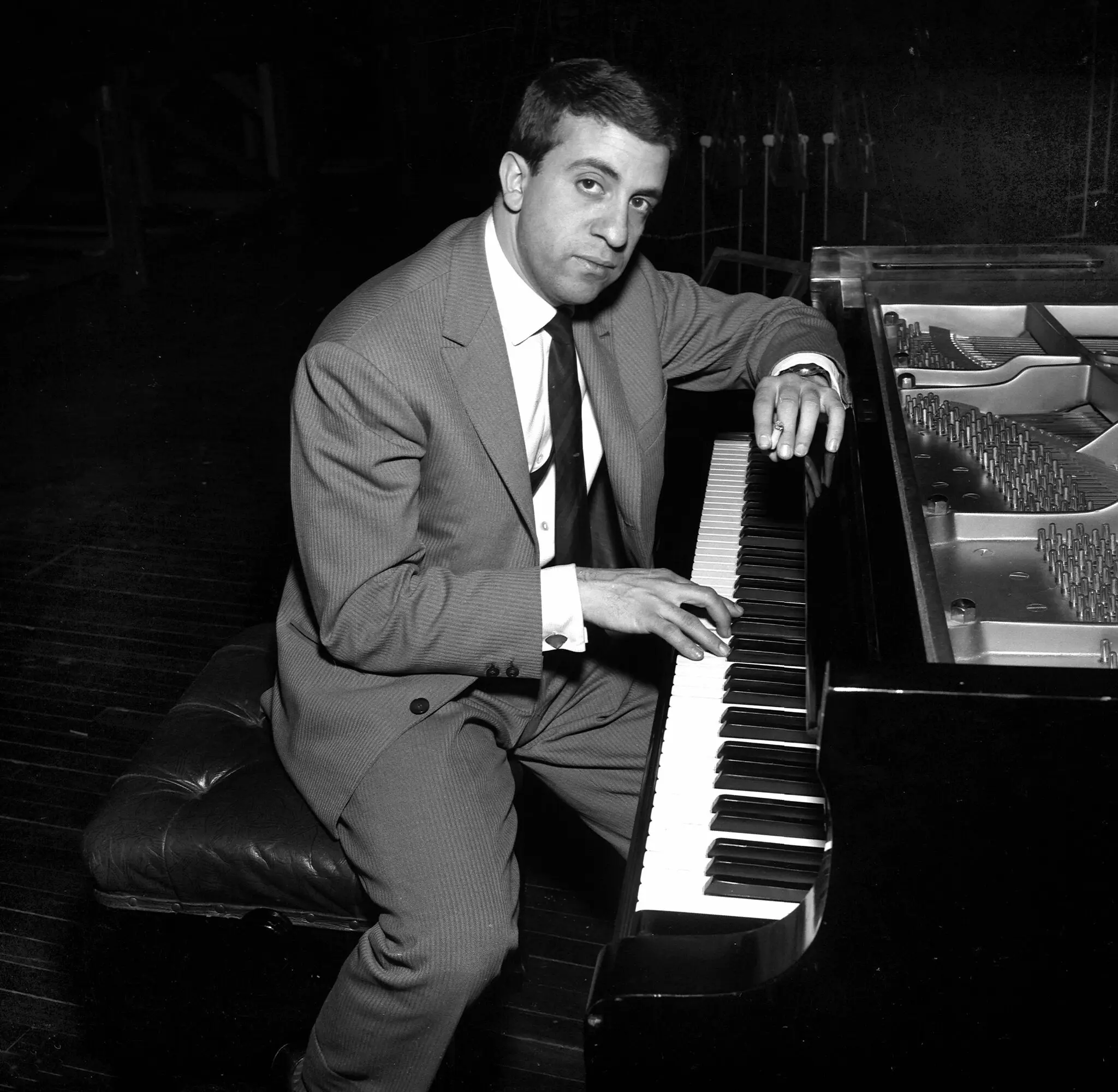 Martial Solal em 1960. Ele foi o pianista de jazz mais importante da Europa e um compositor prolífico e versátil. (Crédito da fotografia: Cortesia © Copyright All Rights Reserved/ Roger Violett, via Getty Images ®/ REPRODUÇÃO/ TODOS OS DIREITOS RESERVADOS)