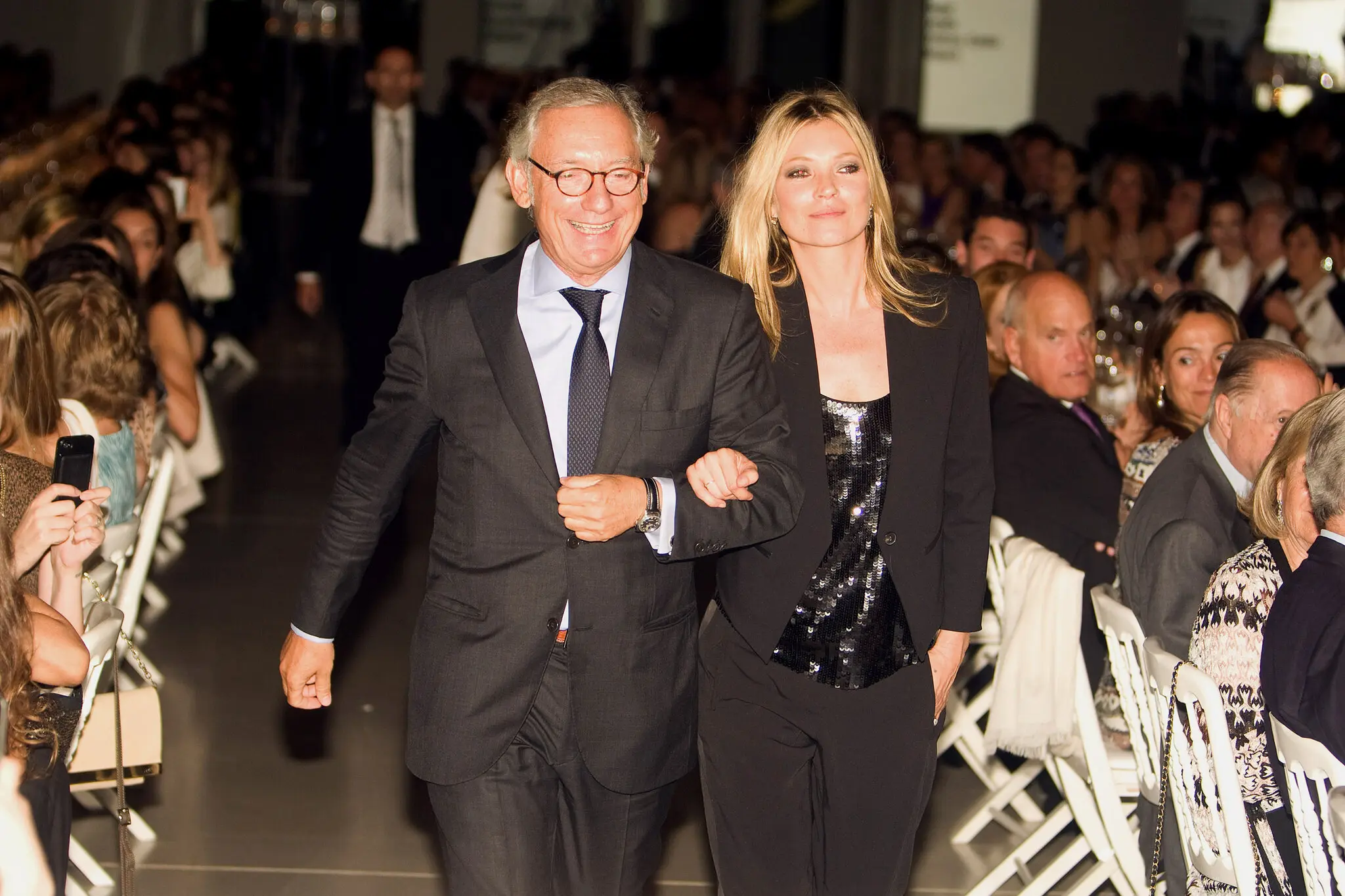 Isak Andic e Kate Moss comparecem ao Quarto Mango Fashion Awards em 2012.Crédito...Miquel Benítez/Shutterstock