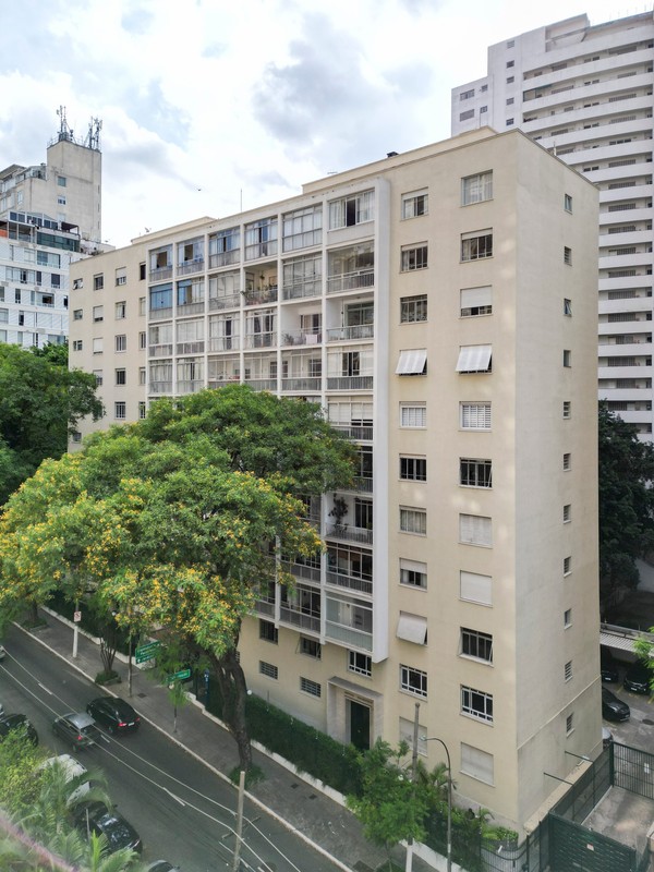 O Edifício Higienópolis se destaca pelo bloco de varandas na fachada — Foto: André Scarpa/Divulgação