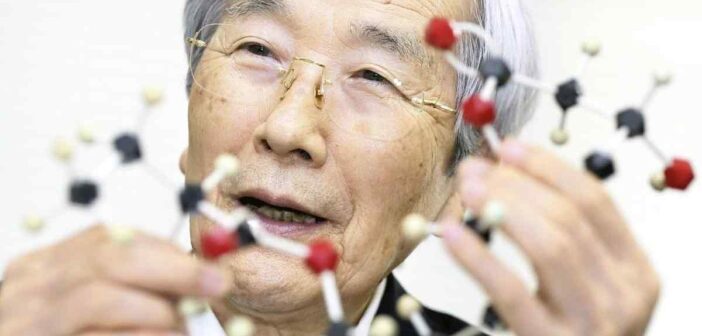 Akira Endo, cientista japonês que descobriu as estatinas, descobriu, em 1973, a mevastatina, o primeiro tipo de estatina com capacidade de reduzir a concentração de LDL, o “colesterol ruim”, no sangue